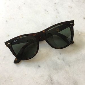 RayBan Original Wayfarer Classic in Tortoise